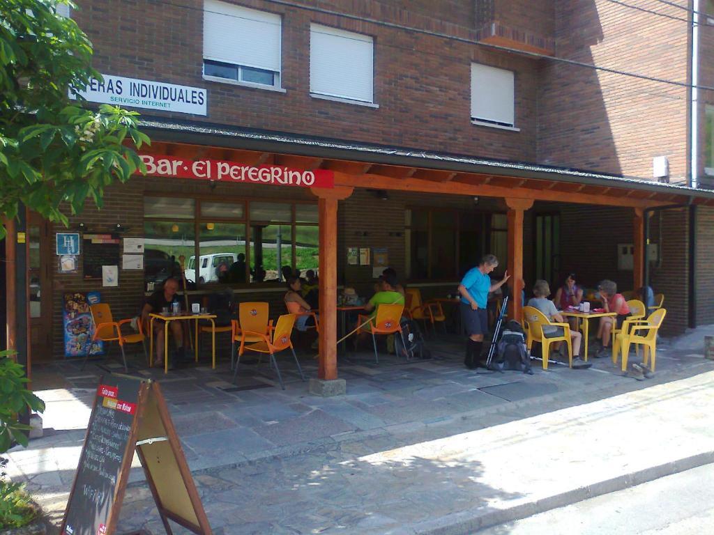 Hostal El Peregrino La Portela de Valcarce Buitenkant foto