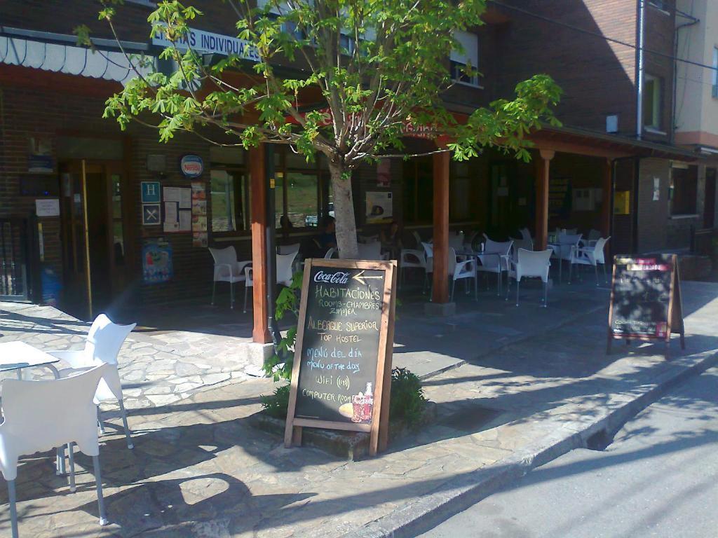Hostal El Peregrino La Portela de Valcarce Buitenkant foto