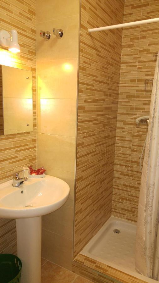 Hostal El Peregrino La Portela de Valcarce Buitenkant foto